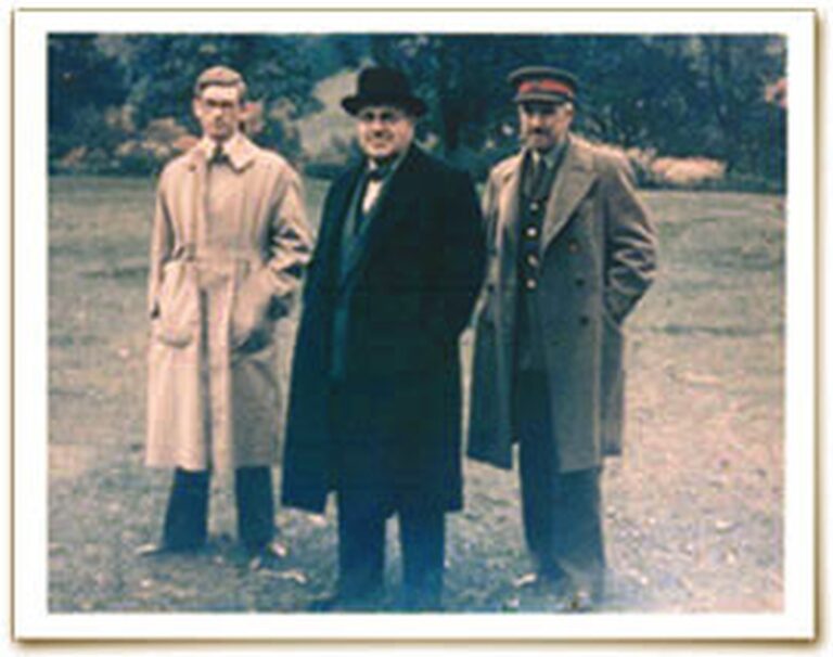 Kryptoanalytici Harry Hinsley, Sir Edward Travis a John Tiltman