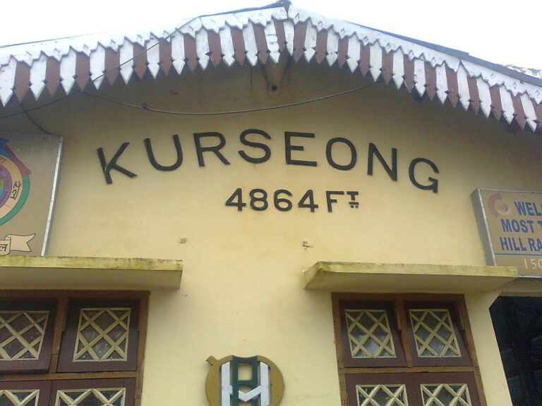 Nádraží Kurseong. Je vůbec dobré tu vystupovat?