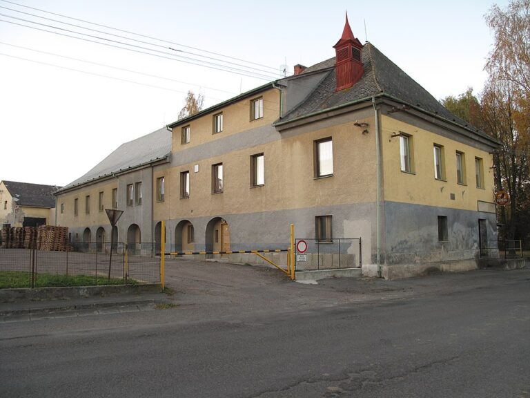 Zámek Starý Smolivec