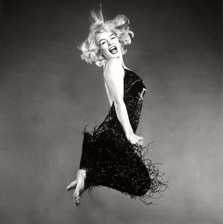 Svůj pseudonym Marilyn Monroe získala v roce 1946. Křestní jméno vybral jeden z jejích nadřízených, protože mu připomínala muzikálovou zpěvačku Marilyn Millerovou ze dvacátých let, zatímco Monroe bylo rodné příjmení její matky.