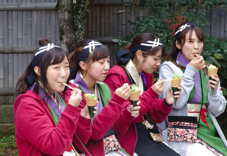 Co se přihodilo japonským školačkám?