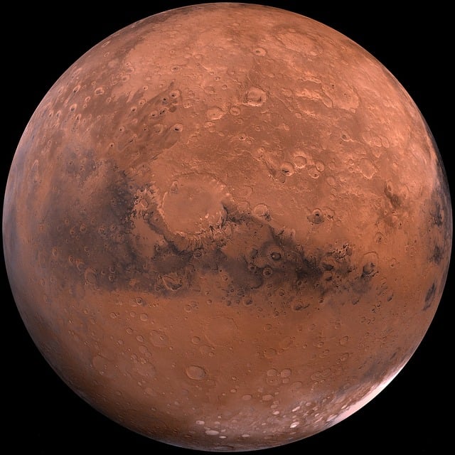 Zvuky z Marsu se šíří jinak než na Zemi kvůli odlišné atmosféře.