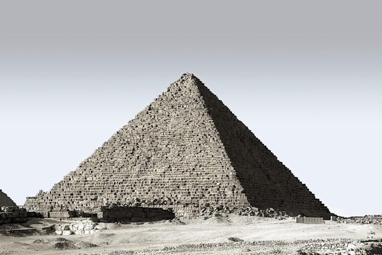 To, že jsou pyramidy i jinde než v Egyptě je dobře známé. Mohly by být ale i na Slovensku?