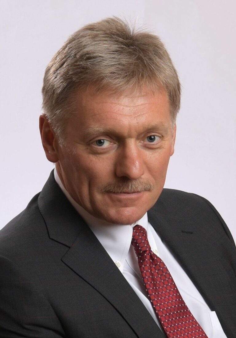 Mluvčí Kremlu Dmitrij Peskov nařčení vytrvale odmítá.