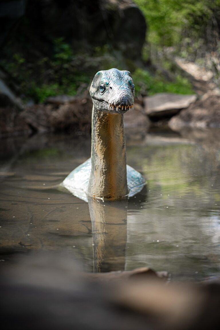 O tom, že ve skotském jezeře Loch Ness žije nestvůra, se šuškalo už dlouho.