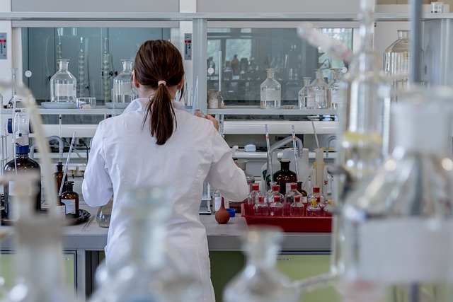 Vědci se pokouší studovat telepatické jevy v laboratořích pomocí sofistikovaných přístrojů.