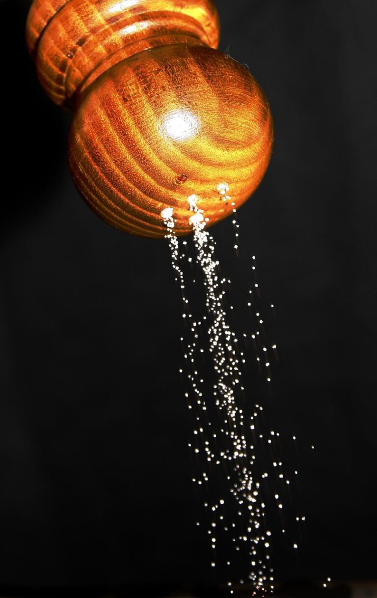 Odkud se pověra o smůle a soli vzala?