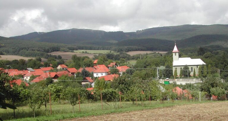Slovenská obec Zlatno podle mnohých ještě spadá do dosahu trojúhelníku. Nicméně, nikam nezmizela...