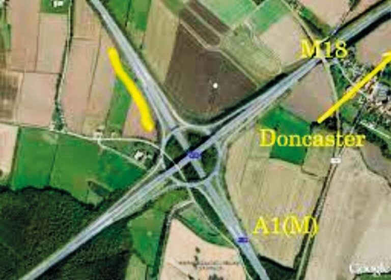 Letecký snímek oblasti, v níž málem došlo ke střetu mezi šelmou a otcem se synem.