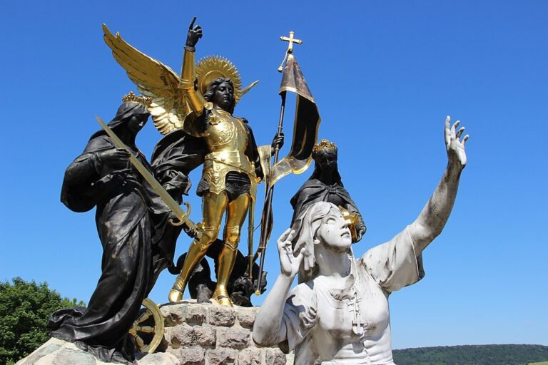 Jana z Arku a její „hlasy“. Tento legendární příběh se promítá i do tajných dějin baziliky Bois-Chenu.