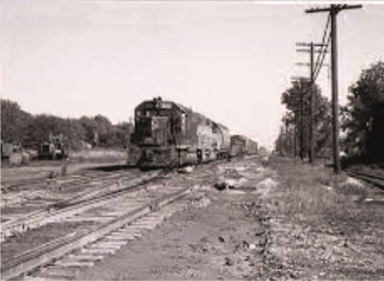 Vlak, se kterým jel Howard Albert. Začalo se k němu přibližovat zvláštní těleso.