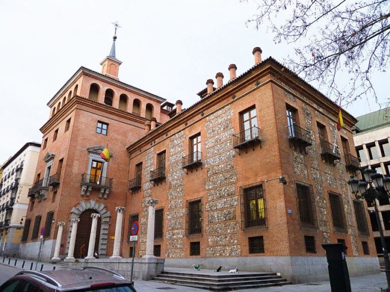 Na první pohled nenápadný dům skrývá mnohá temná tajemství. Foto: Luis García (Zaqarbal)/Creative Commons/CC BY-SA 3.0