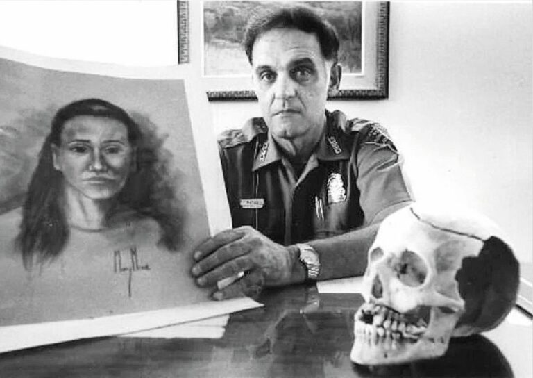 Tajemná žena nalezená na pláži v Provincetown mohla být komparzistkou ve slavném filmu.