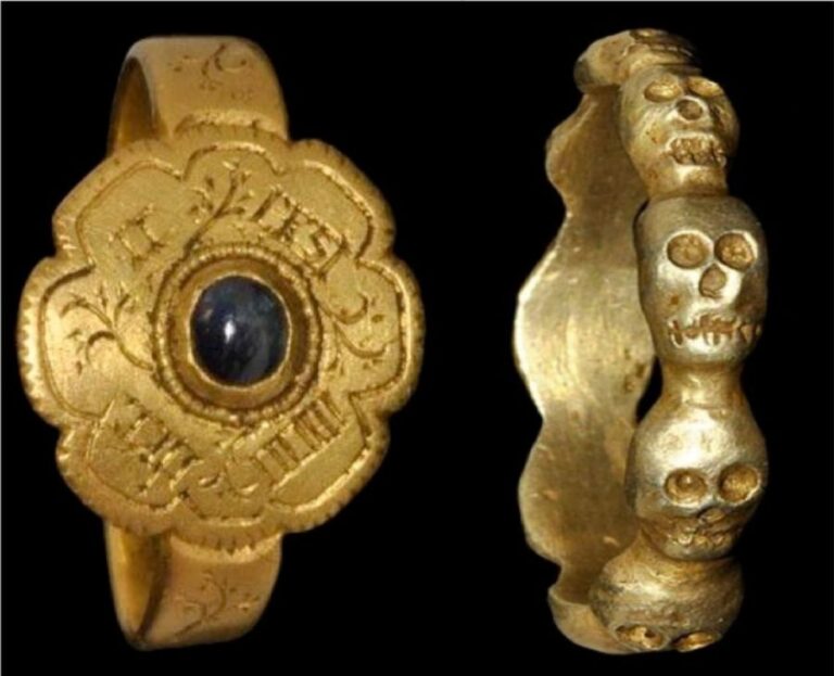 Margoriin prsten nelze sundat z jejího prstu. Proto je s ním pohřbena. Foto: Pinterest