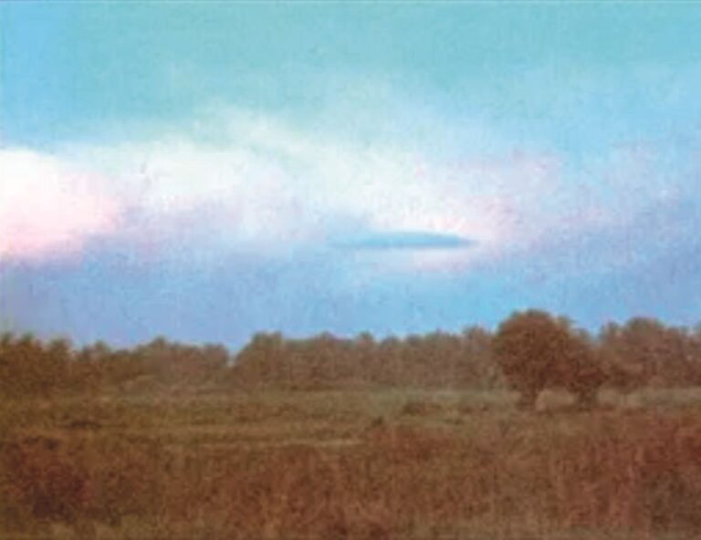 Americký senátor Richard Russell má spatřit UFO při cestě vlakem po Sovětském svazu. Foto: Shutterstock