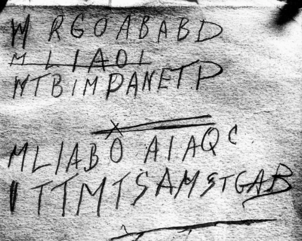 Fragment papíru s nápisem Tamam Shud nalezený v kapse oběti. (Zdroj: News.com.au)