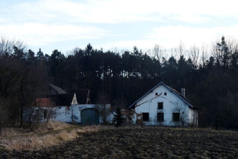 Samota U Petrů, bývalá hájovna u Branišovského lesa. Foto: Czeva/Creative Commons/CC BY-SA 3.0