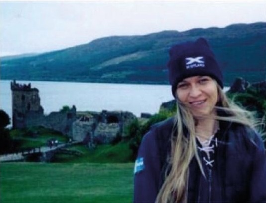 Pronásledoval Annie ve Skotsku někdo?