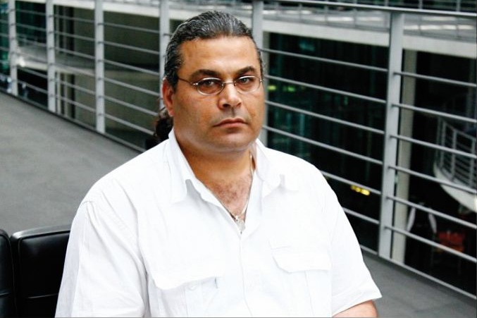 Německý občan Khaled El-Masri byl například takto CIA zaměněn se členem Al-Káidy, agenti ho drželi a mučili na letišti Skopje v Makedonii.