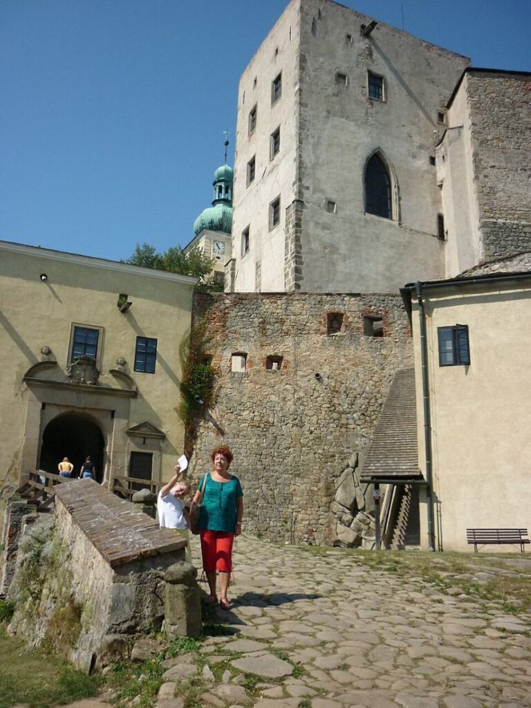 Návštěvníky na hrad Buchlov přitahují i legendy o bílé, respektive černé paní. Foto: Fojsinek/Creative Commons/CC BY-SA 3.0