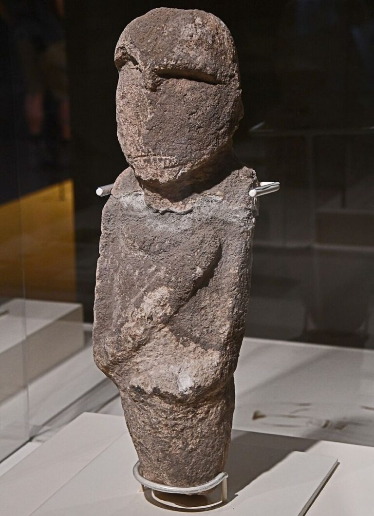 Lidská socha z Göbekli Tepe. Foto: Dosseman/Creative Commons/CC BY-SA 4.0