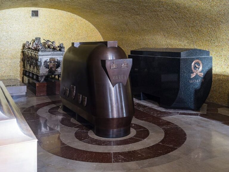 Dnešní podoba hrobky je dílem architekta Kamila Roškota a sochaře Ladislava Kofránka z let 1928–1935. Foto: Skot/Creative Commons/CC BY-SA 4.0