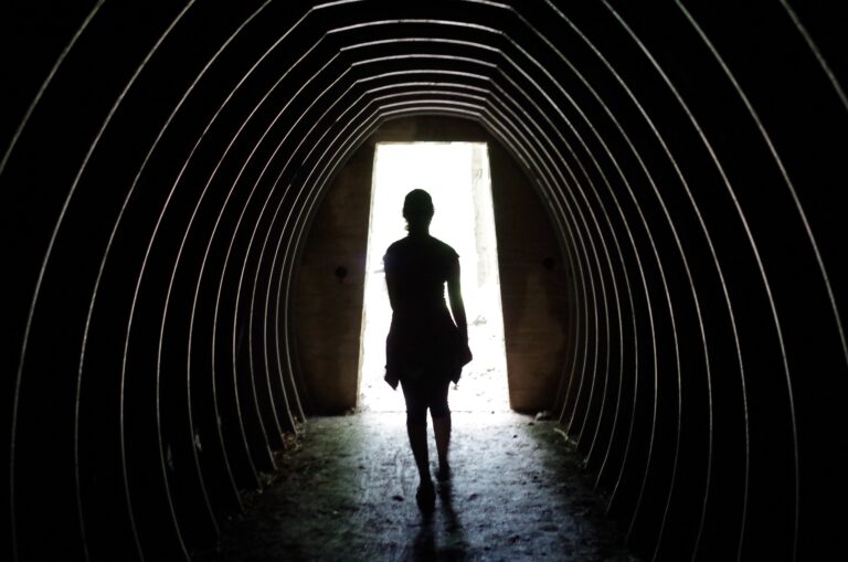 Snažila se matka chránit své děti i ze záhrobí?