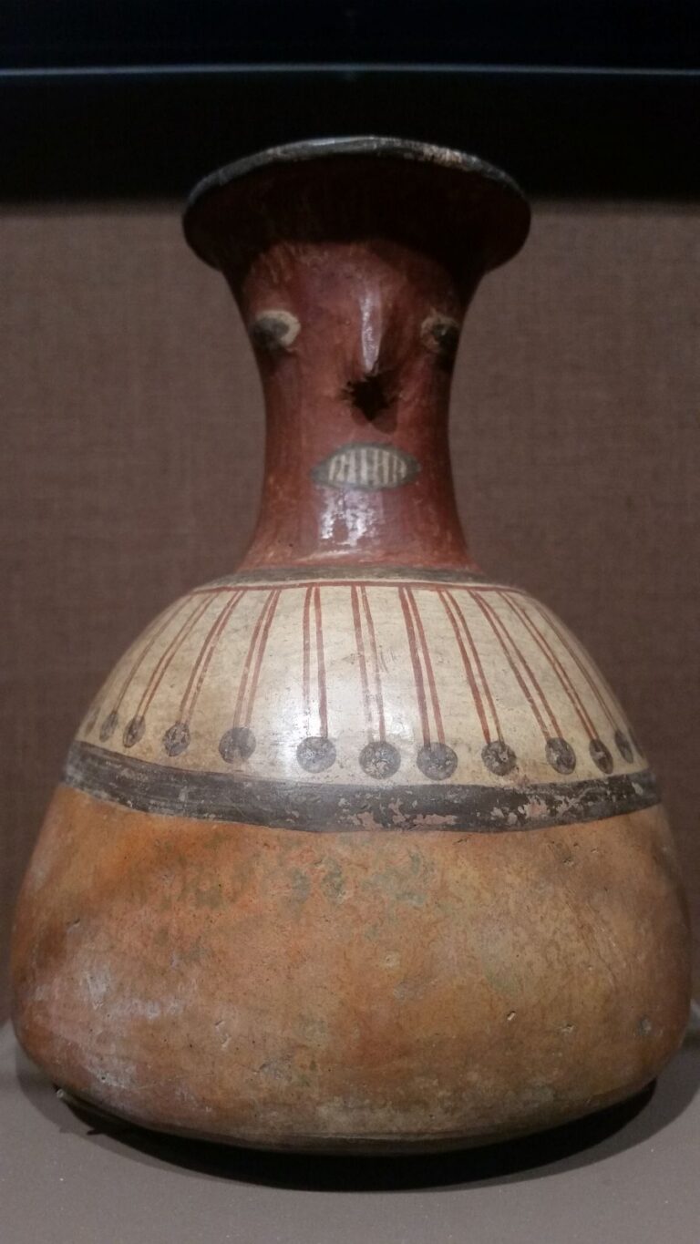 Obdiv vzbuzuje i incká keramika.