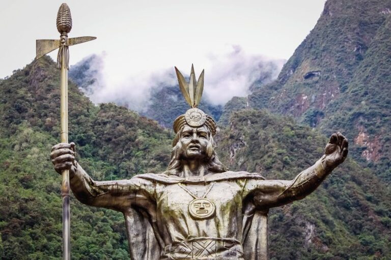 Proč si incký vládce zvolil pro toto město tak odlehlé a v zásadě nedůležité místo?