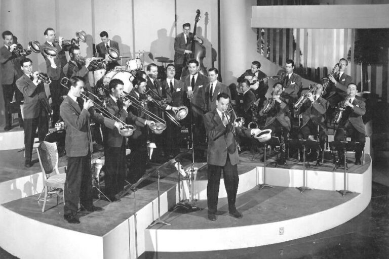 Orchestr Glenna Millera je ve své době velice známým hudebním tělesem. Foto: Neznámý, 1940-1941/Creative Commons/Public Domain