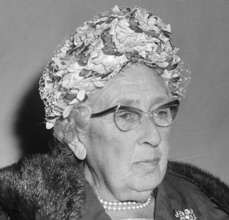 Agatha Christie v roce 1964. Foto: Joop van Bilsen for Anefo/Creative Commons/CC0 1.0