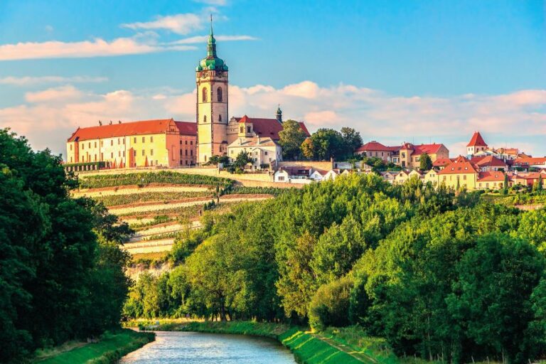 Skutečně i u Mělníka spí zakleté vojsko knížete Václava?