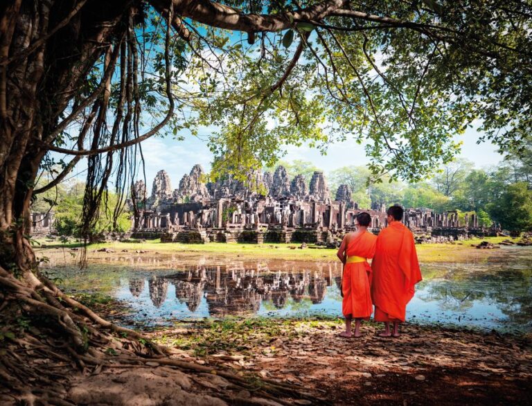 U kambodžského města Siem Reap se nachází monumentální chrámový komplex Angkor Vat.