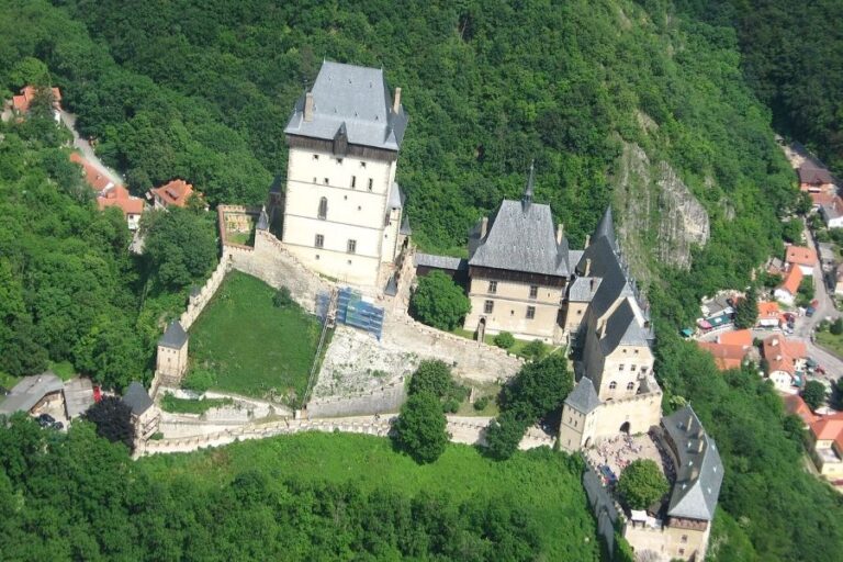 Přesto by mnozí lidé rádi objevili nějakou záhadu spojenou se skrytými prostorami hradu. Foto: Tomas62/Creative Commons/CC BY-SA 3.0