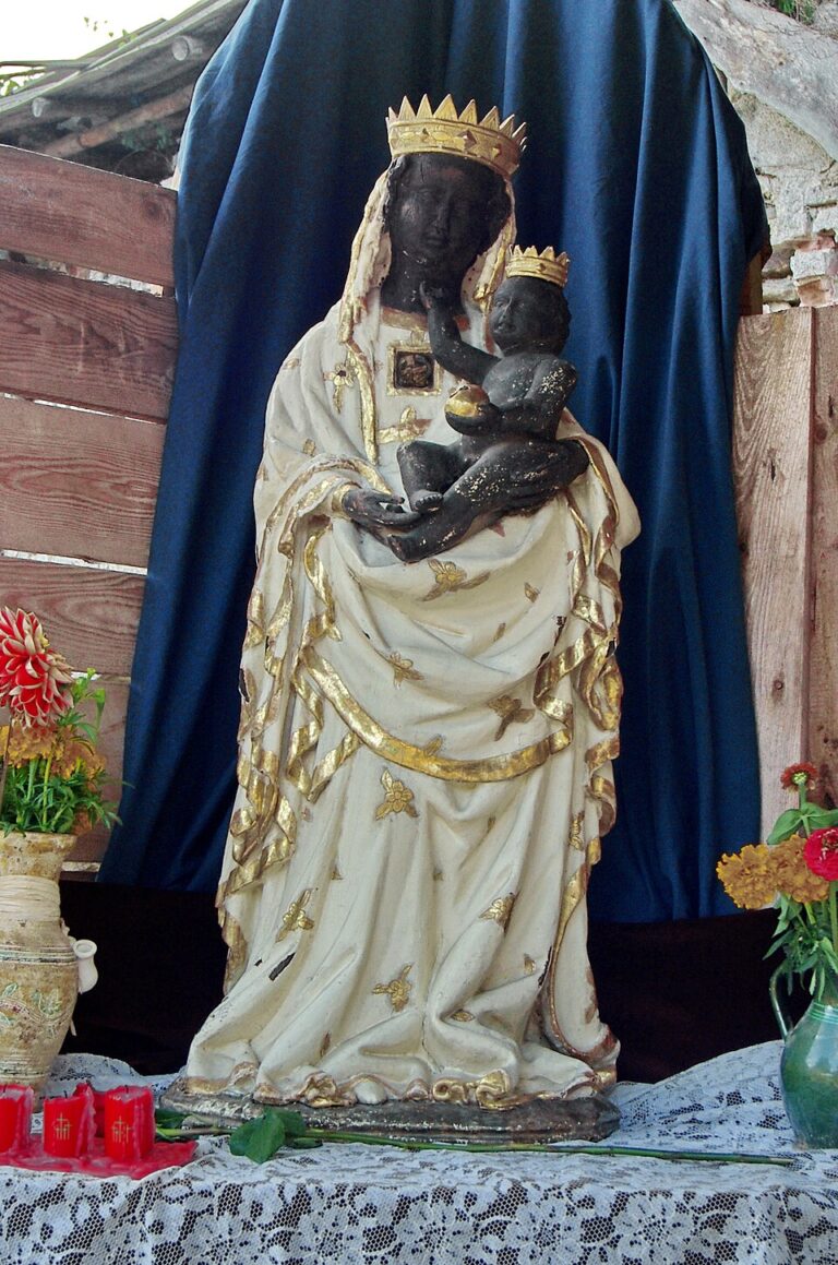 Socha Černé Madony na Hartenbergu