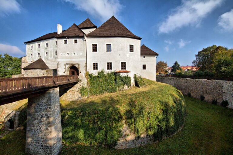 Studna vybudovaná na hradě Nové Hrady pochází zřejmě ze 14. století. Foto: Jiří Strašek/Creative Commons/Creative Commons/CC BY-SA 4.0