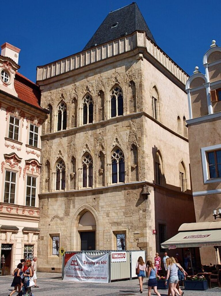 I dům U kamenného zvonu na pražském Staroměstském náměstí má své duchy. Foto: VitVit/Creative Commons/CC BY-SA 4.0