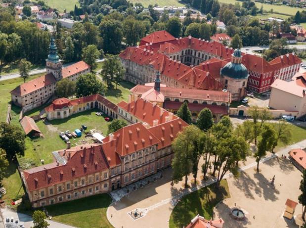 Rozlehlý cisterciácký klášter Plasy patřil mezi významná a bohatá církevní sídla. Po jeho zrušení v roce 1785 však měly zdejší cennosti záhadně zmizet.