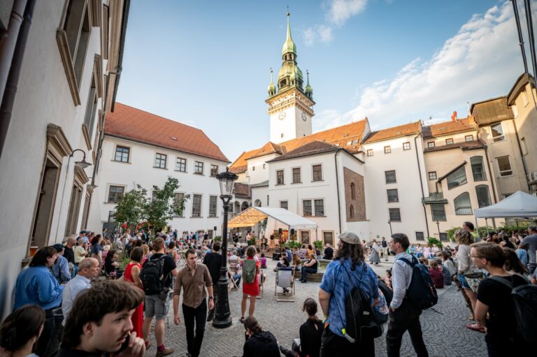 ŠTETL FEST je určen široké veřejnosti bez rozdílu věku, pohlaví, vyznání… Většina programu je zdarma.