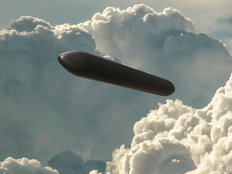 Doutníkové UFO se objevilo i nad Českem.