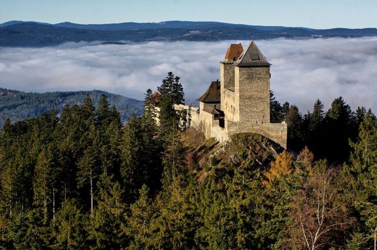 Také hrad Kašperk má svoje strašidla. Foto: Jiří Strašek/Creative Commons/ CC BY-SA 4.0