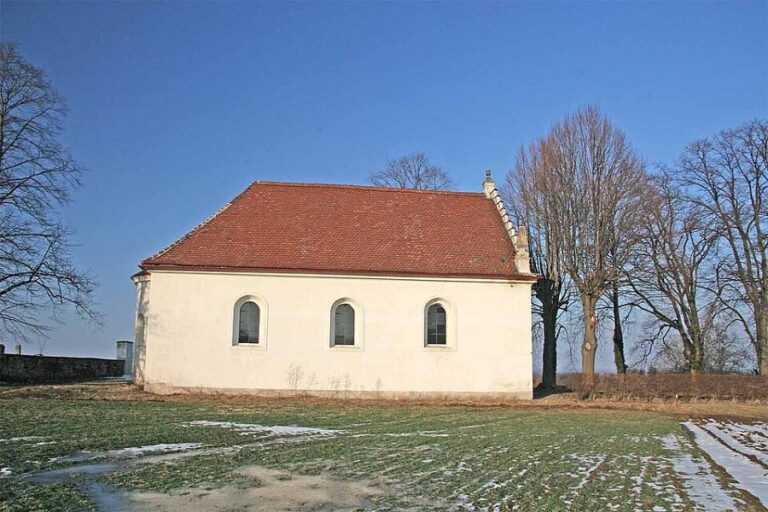 Nejenom evangelický kostel v Libenicích. Nedaleko této vsi na Kolínsku se nalézá keltská svatyně. Co se tam odehrávalo, to je záhadou. Foto: cs:User:Zp (autor:Zp)/Creative Commons/CC BY-SA 3.0